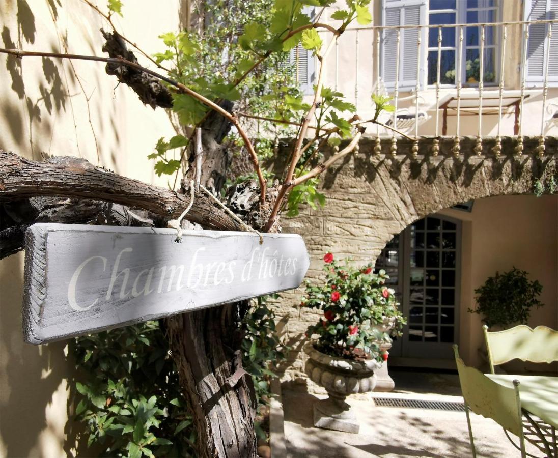Le Petit Chateau Châteauneuf-de-Gadagne Екстериор снимка