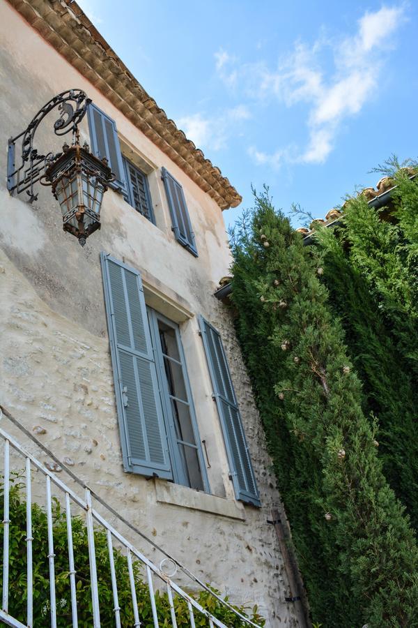 Le Petit Chateau Châteauneuf-de-Gadagne Екстериор снимка