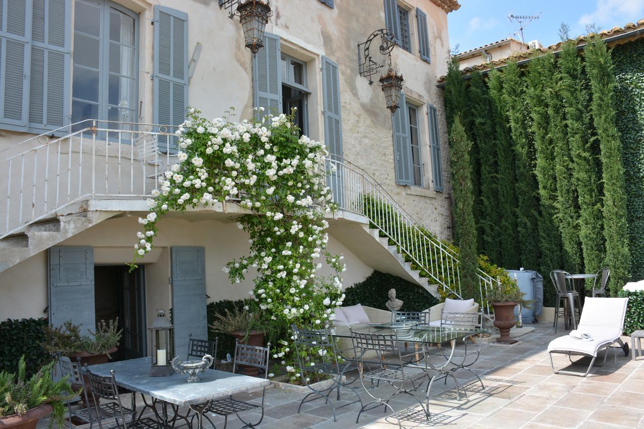 Le Petit Chateau Châteauneuf-de-Gadagne Екстериор снимка